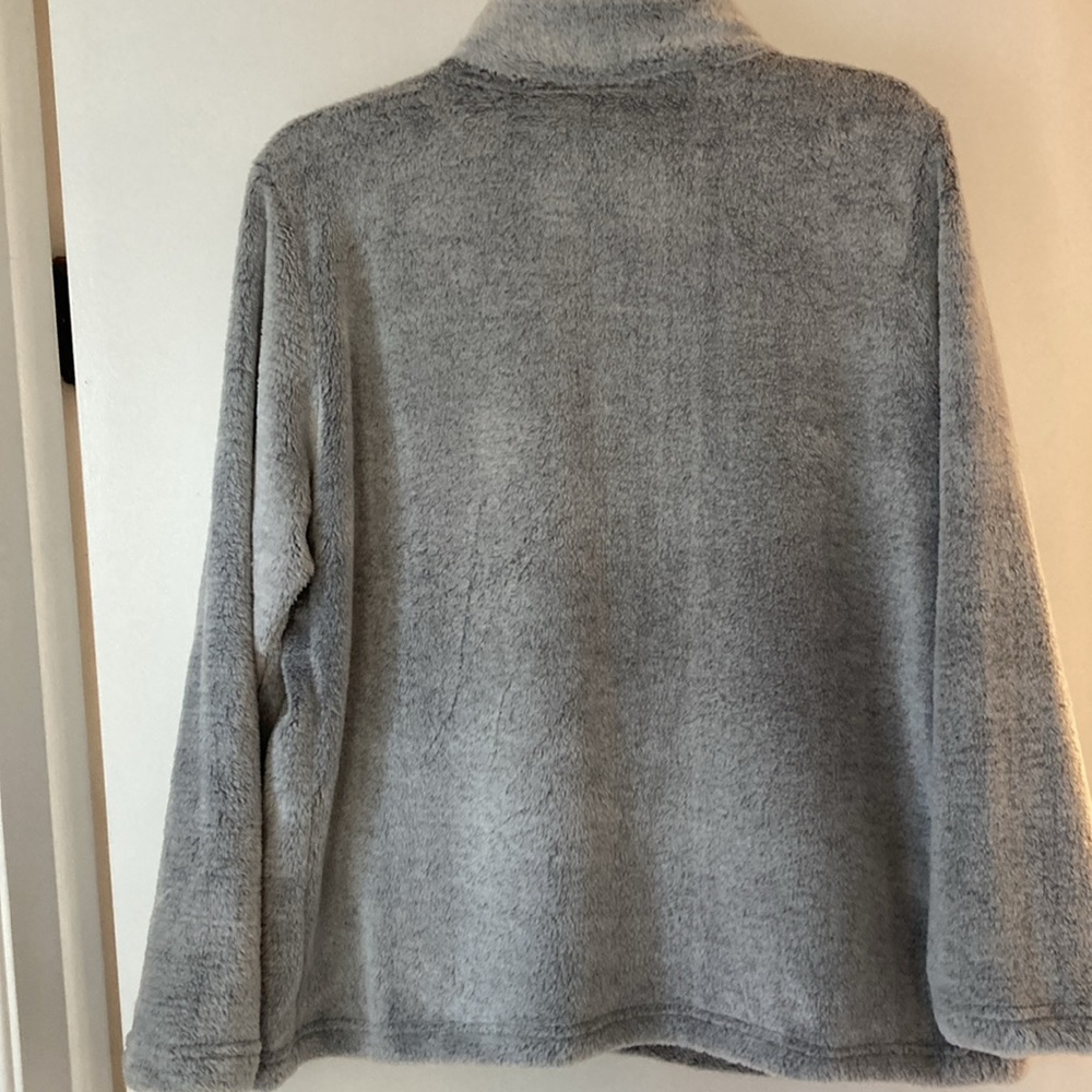 NWOT Fuzzy Zip Up Light Grey Croft & Barrow Petite XL - Picture 3 of 6